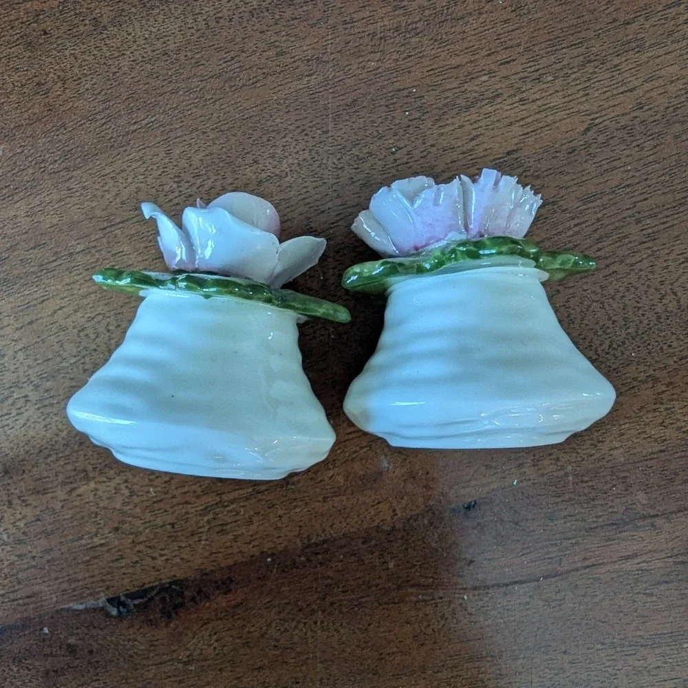 Vtg Aynsley Small Salt & Pepper‎ Shakers Pink Floral Bone China English Cottage